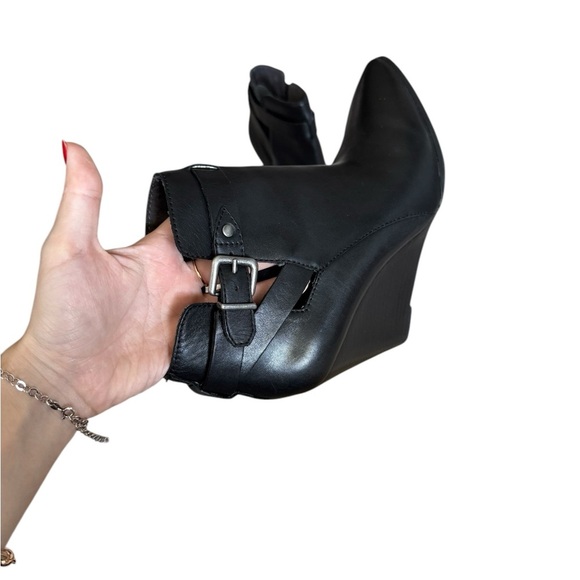 Women's Black Leather Ankle Boots - Picture 7 of 10